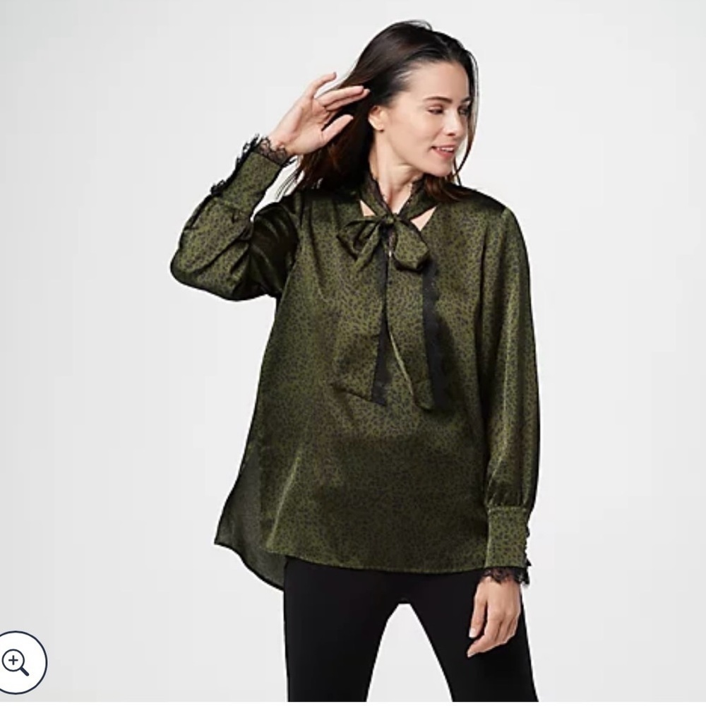 Dennis Basso Textured Satin Bow Blouse Olive
Size 20 W like New.